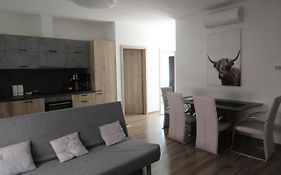 Garden Apartman House